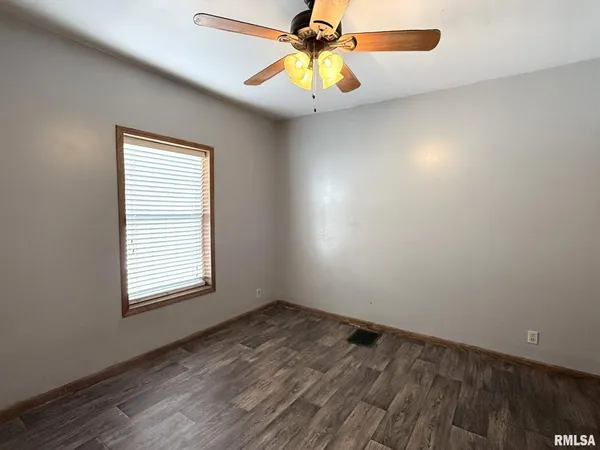 $159,900 | 696 North Academy Street, Galesburg, IL 61401