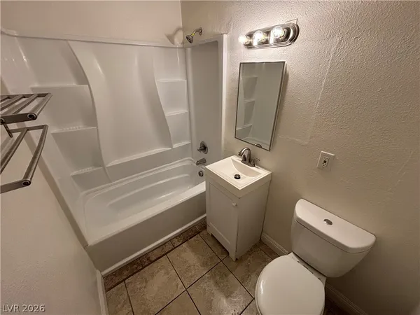 $995 | 5132 Pebble Beach Boulevard, Unit B, Las Vegas, NV 89108