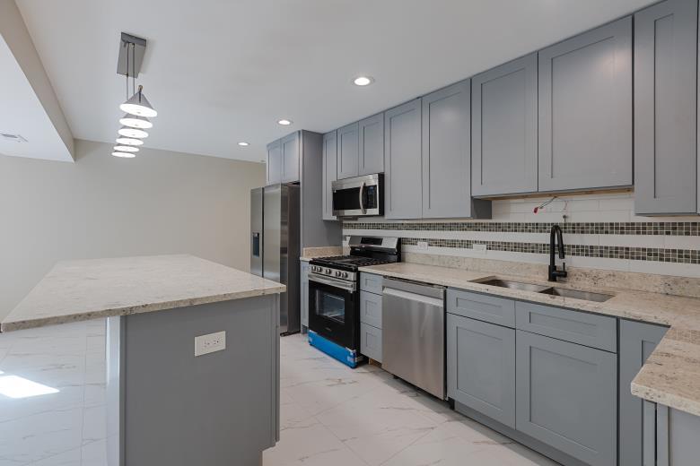 442 East 48th Street, Unit B1 Chicago, IL 60615 - Photo 13 of 21