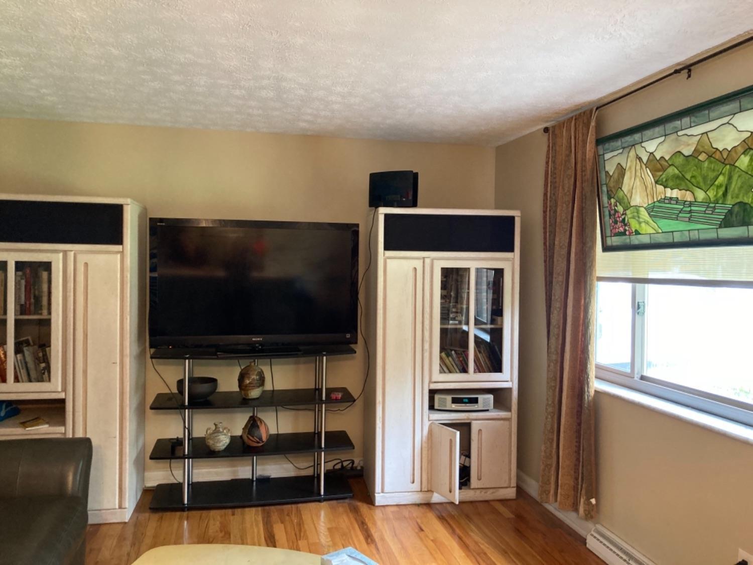 7927 Daleview Road Cincinnati, OH 45247 - Photo 4 of 29 Gallery Image 4