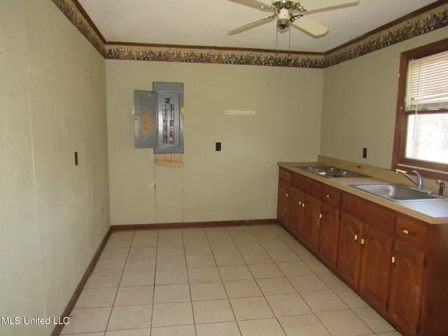 $150,000 | 616 West Old Highway, Holly Springs, MS 38635