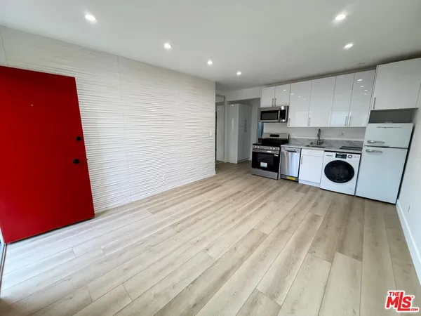 $1,995 | 3744 Westwood Boulevard, Unit 7, Los Angeles, CA 90034