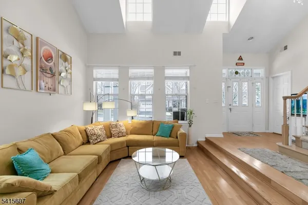 $959,000 | 9 Hartley Lane, Bernards, NJ 07920