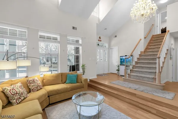 $959,000 | 9 Hartley Lane, Bernards, NJ 07920