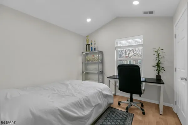 $959,000 | 9 Hartley Lane, Bernards, NJ 07920