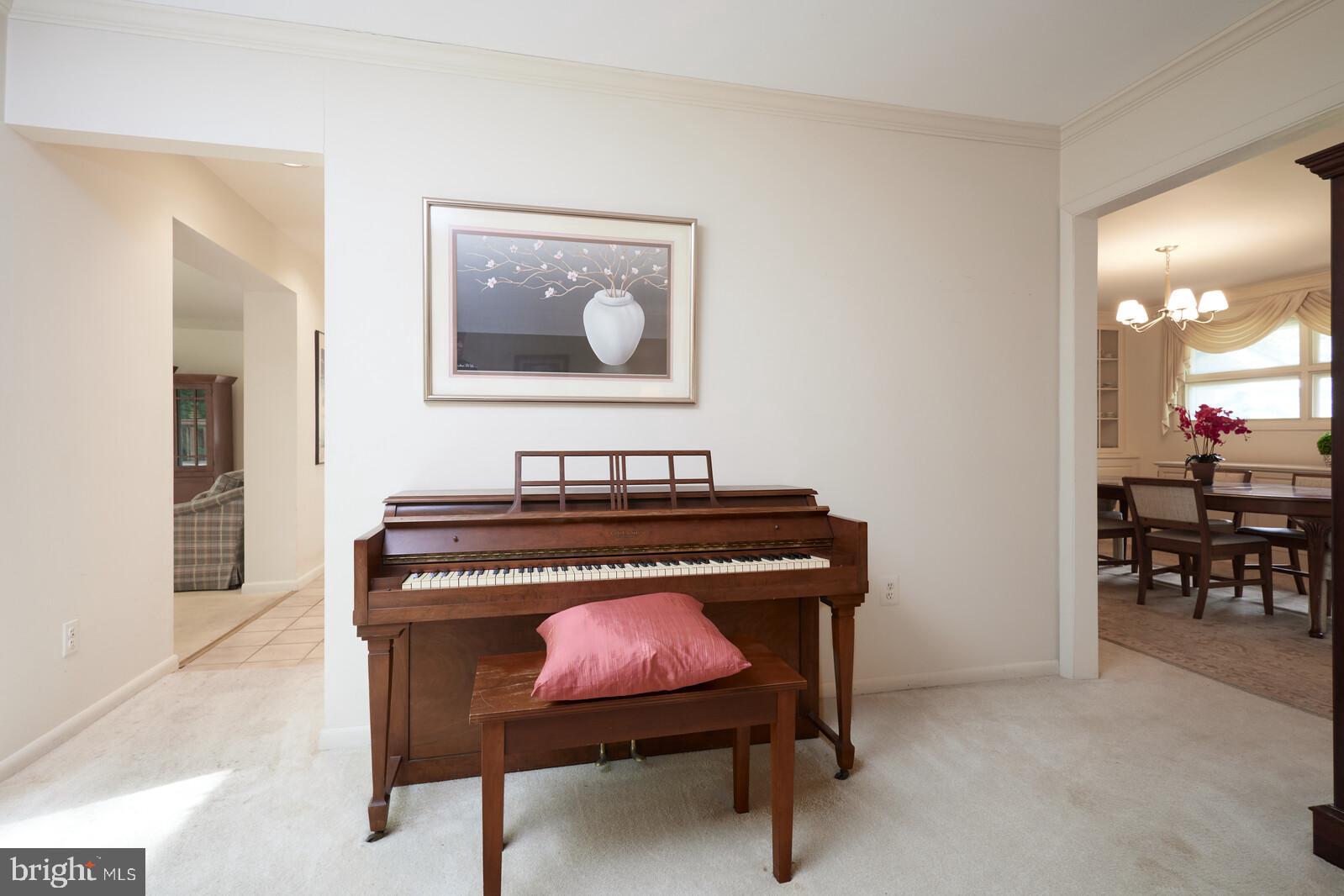 8300 Kingsgate Road Potomac, MD 20854 - Photo 10 of 51