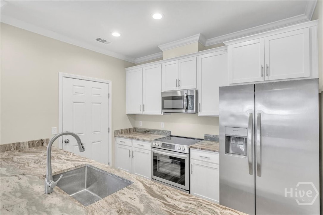 39 Travis Street, Unit A Savannah, GA 31406 - Photo 10 of 26