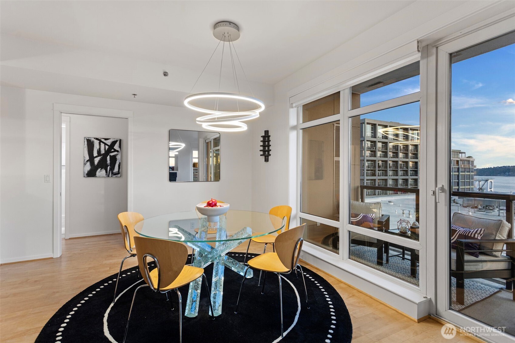 2801 1st Avenue, Unit 401 Seattle, WA 98121 - Photo 11 of 38