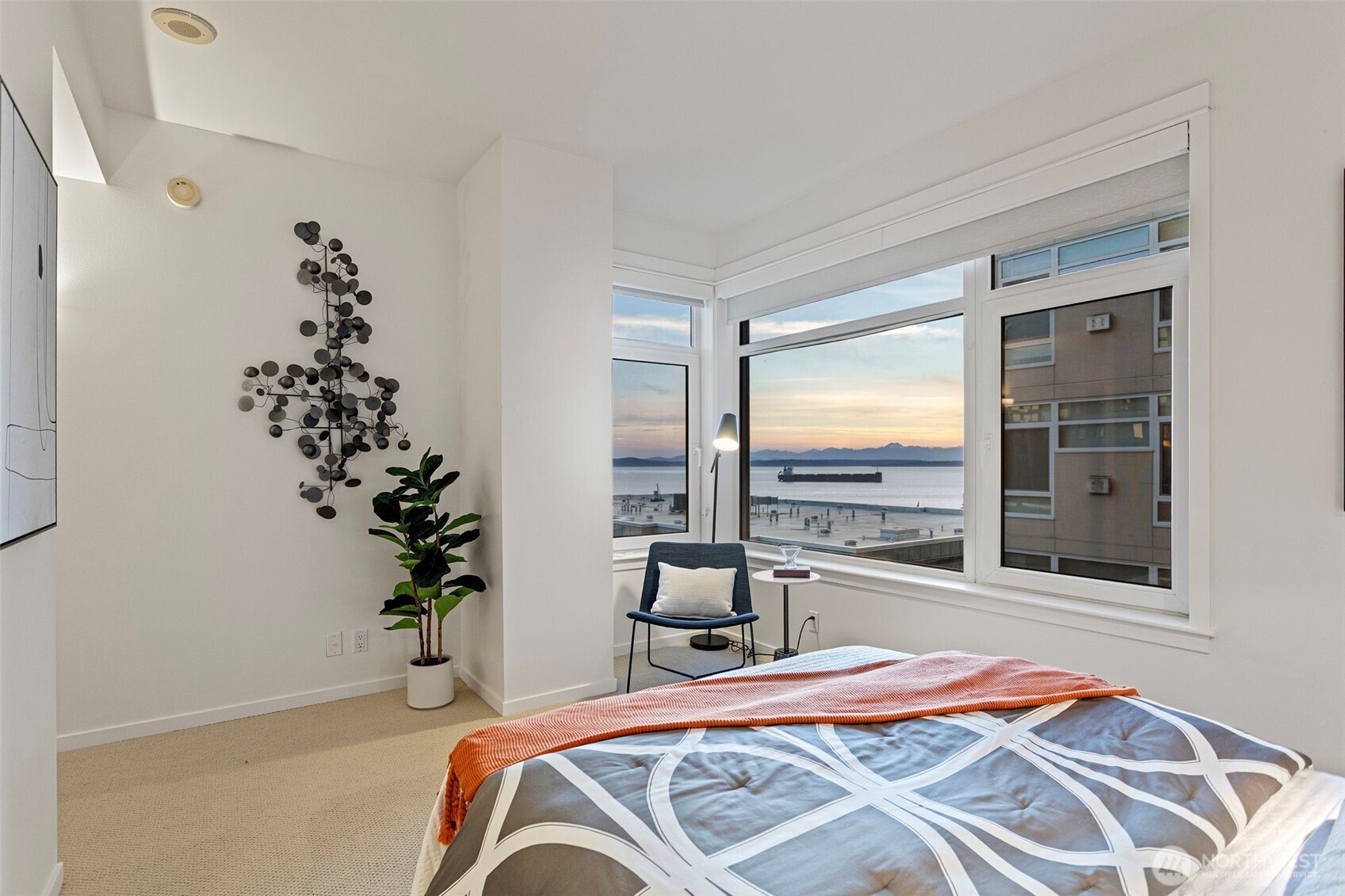 2801 1st Avenue, Unit 401 Seattle, WA 98121 - Photo 22 of 38