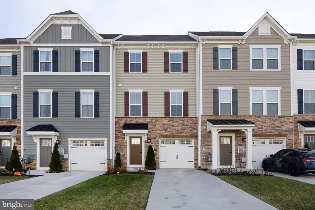 $384,900 | 33 Roundstone Run, Swedesboro, NJ 08085