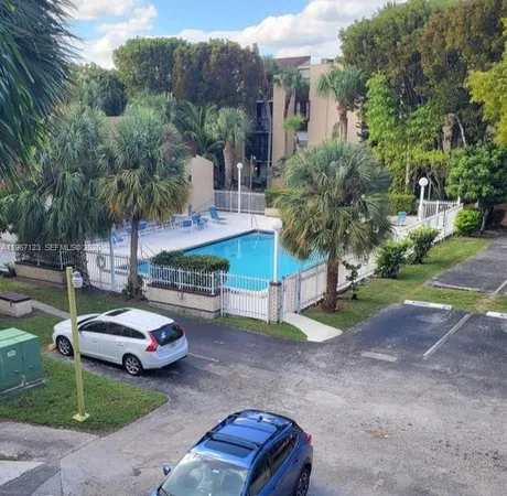 $2,700 | 14421 North Kendall Drive, Unit 105M, Miami, FL 33186