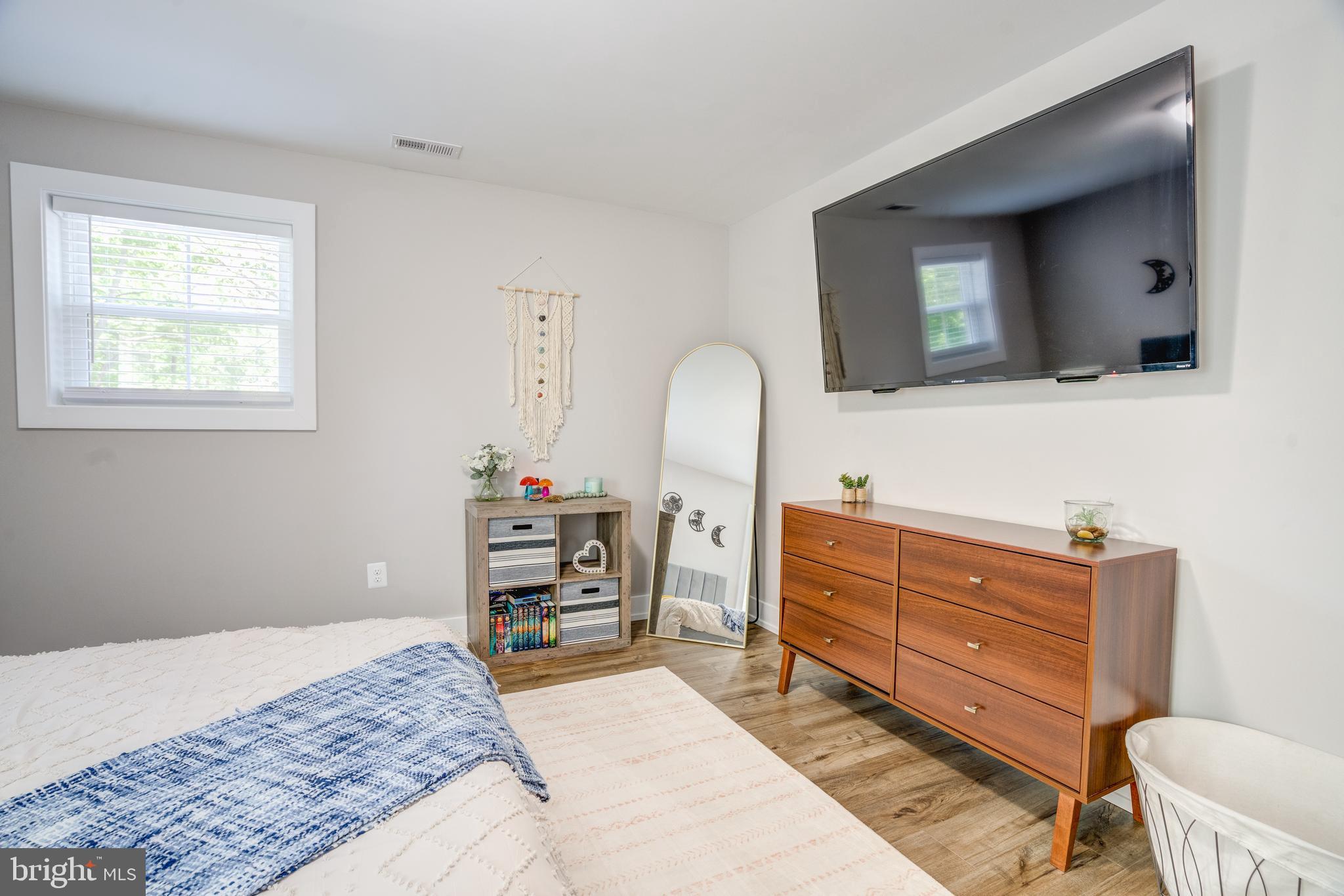 8331 Woodland Road Pasadena, MD 21122 - Photo 30 of 63 Upper Level 4th Bedroom