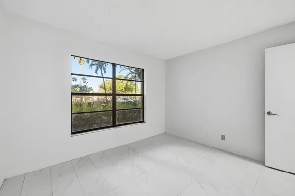 $1,750 | 4700 Lucerne Lakes Boulevard West, Unit 103, Lake Worth, FL 33467