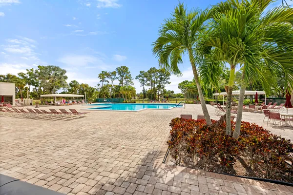 $1,750 | 4700 Lucerne Lakes Boulevard West, Unit 103, Lake Worth, FL 33467