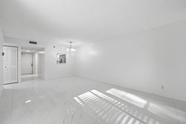 $1,750 | 4700 Lucerne Lakes Boulevard West, Unit 103, Lake Worth, FL 33467