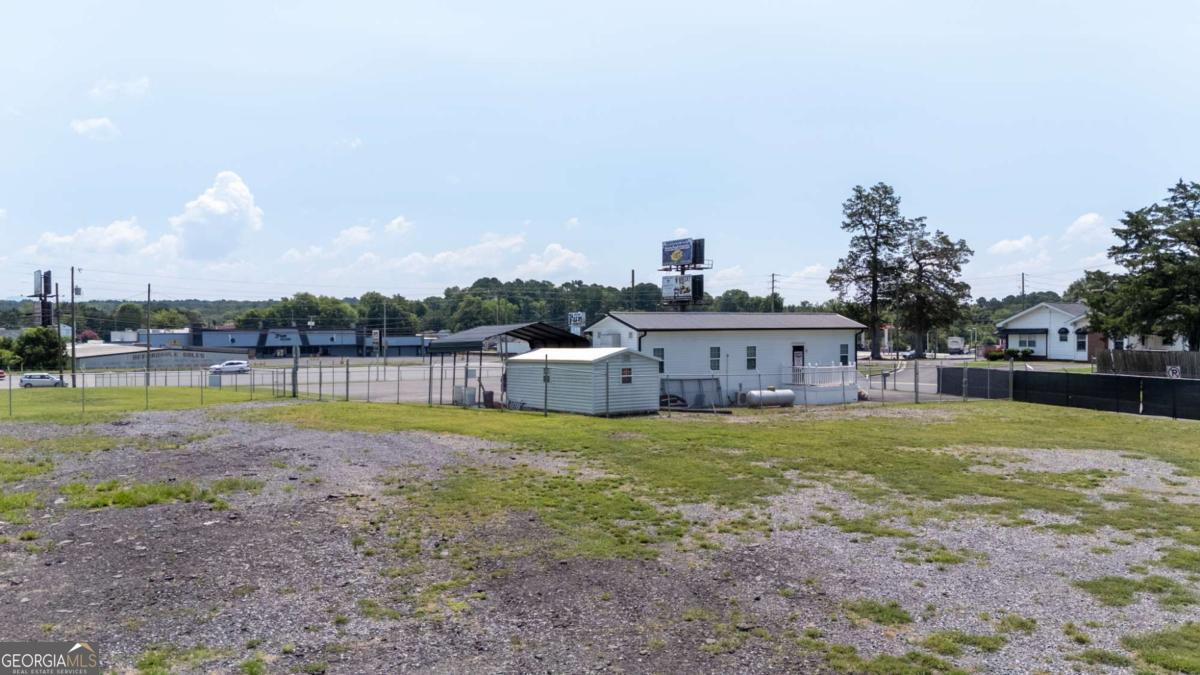 2213 Cleveland Highway Dalton, GA 30721 - Photo 17 of 41