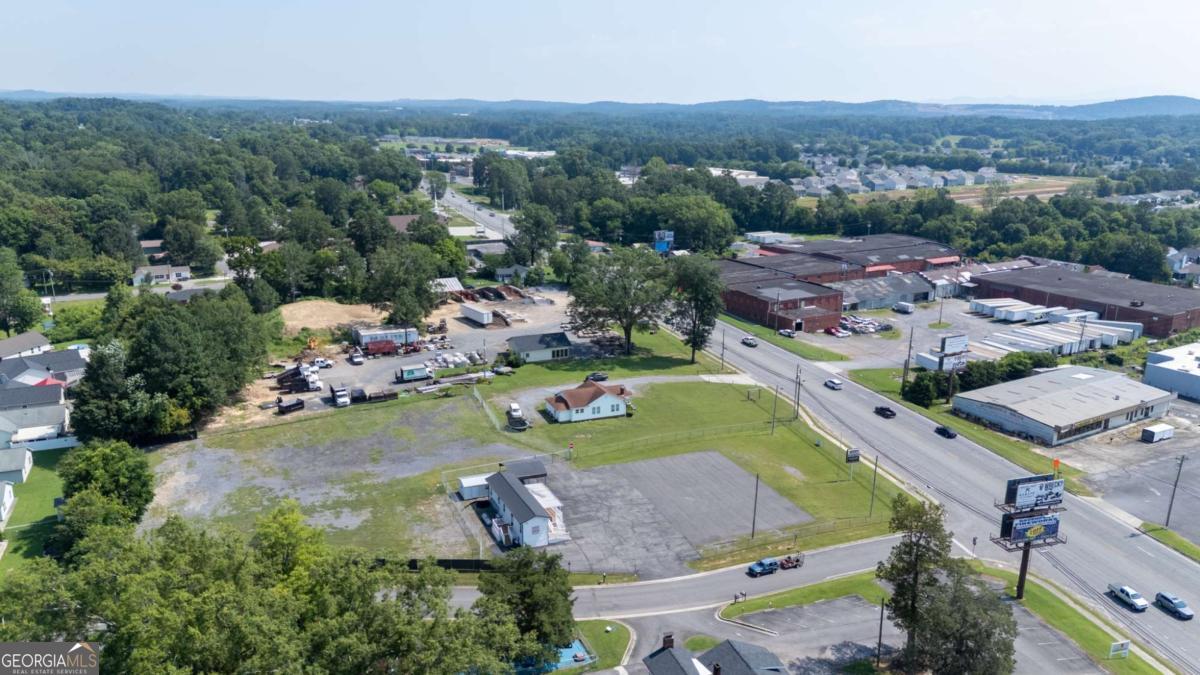 2213 Cleveland Highway Dalton, GA 30721 - Photo 5 of 41