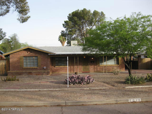 2017 East Rennoc Stravenue Tucson, AZ 85719 - Photo 1 of 38 Gallery Image 1