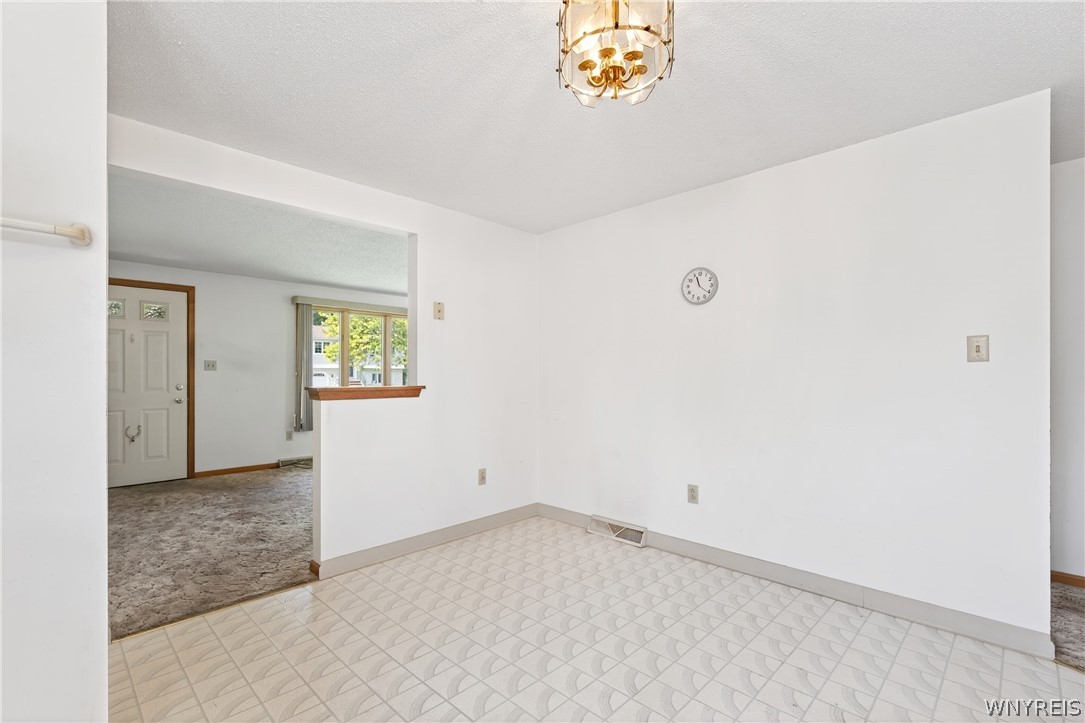 144 Hillpine Road Cheektowaga, NY 14227 - Photo 9 of 33