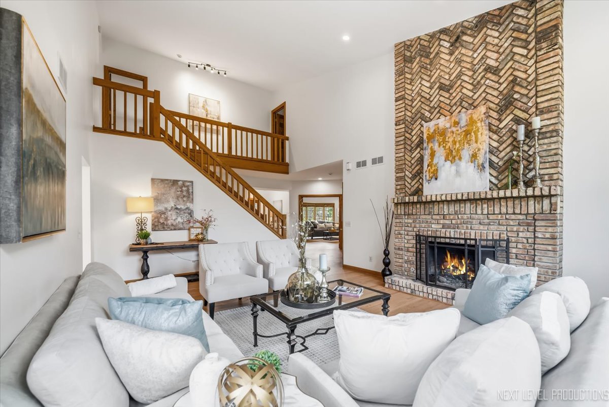 3663 Wolf Road Oswego, IL 60543 - Photo 5 of 78 Gallery Image 5