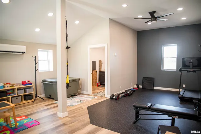 $529,000 | 1737 North 2250th Place, Mendon, IL 62351