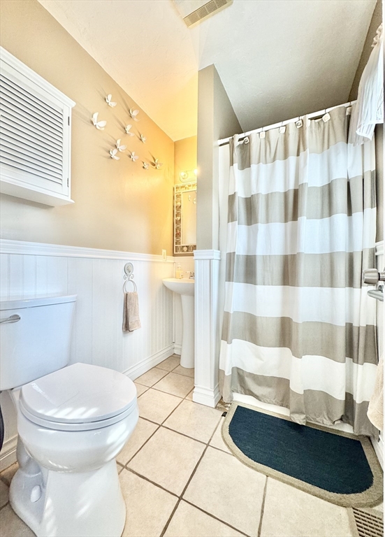 181 Atlantic Avenue Hull, MA 02045 - Photo 10 of 42 a bathroom with a sink toilet and shower