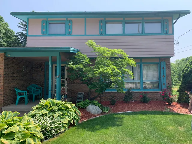 $294,500 | 130 Southwoods Avenue, Fremont, MI 49412