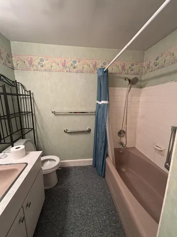 $294,500 | 130 Southwoods Avenue, Fremont, MI 49412