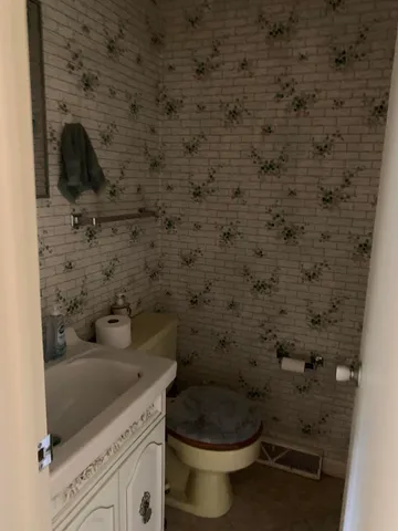 $294,500 | 130 Southwoods Avenue, Fremont, MI 49412