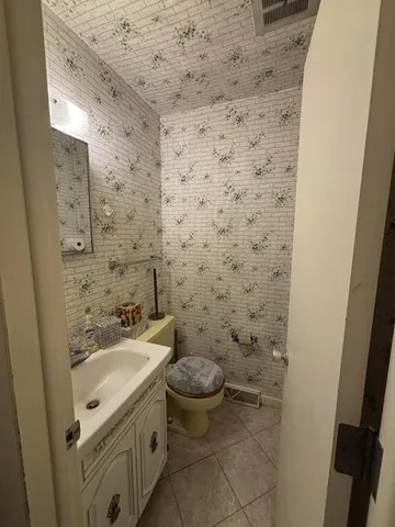 $294,500 | 130 Southwoods Avenue, Fremont, MI 49412