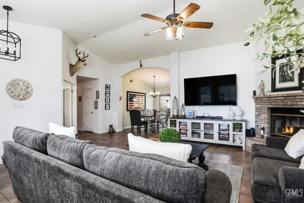 $424,950 | Undisclosed Address, Bakersfield, CA 93308