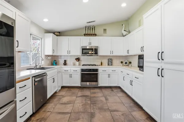 $424,950 | Undisclosed Address, Bakersfield, CA 93308