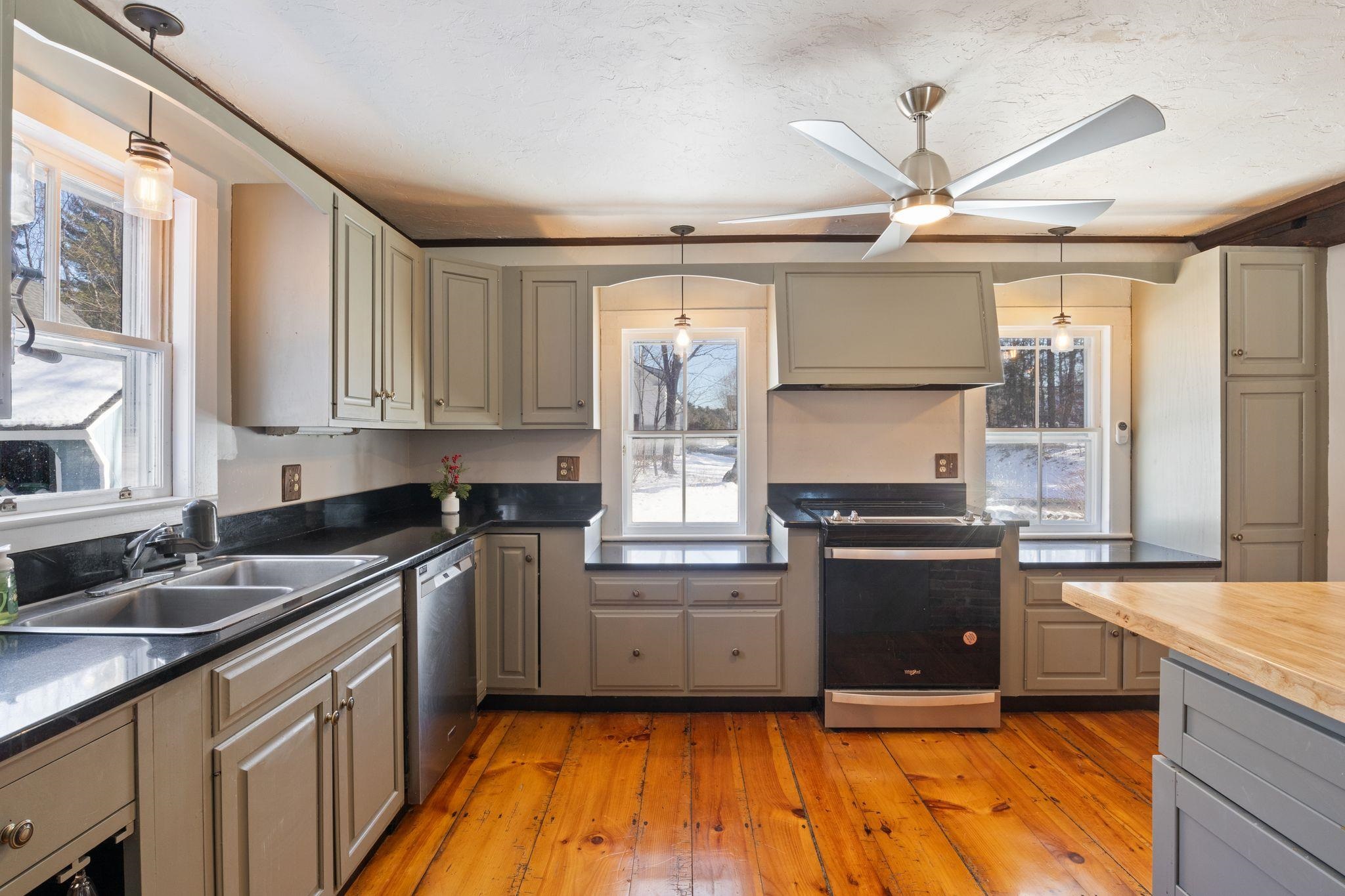 109 Scribner Road Fremont, NH 03044 - Photo 8 of 44