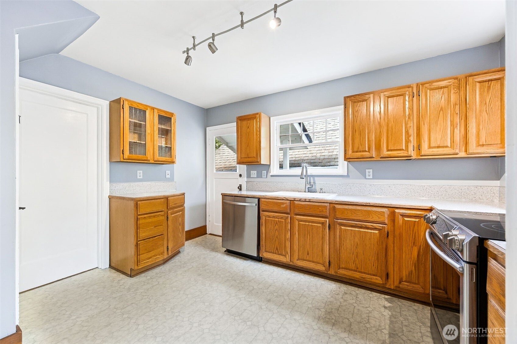 2907 Maringo Road Southeast Olympia, WA 98501 - Photo 11 of 28 Gallery Image 11