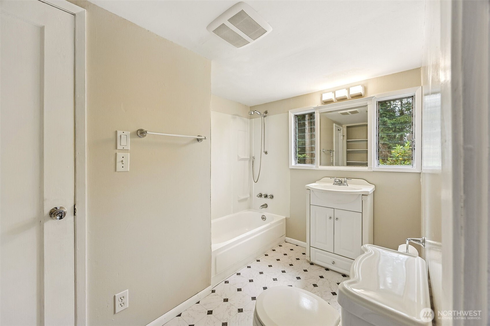2907 Maringo Road Southeast Olympia, WA 98501 - Photo 17 of 28 Gallery Image 17