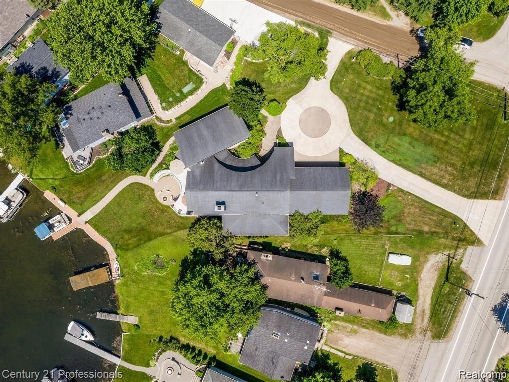 1853 Rochester Road Leonard, MI 48367 - Photo 14 of 63 roc14.jpg