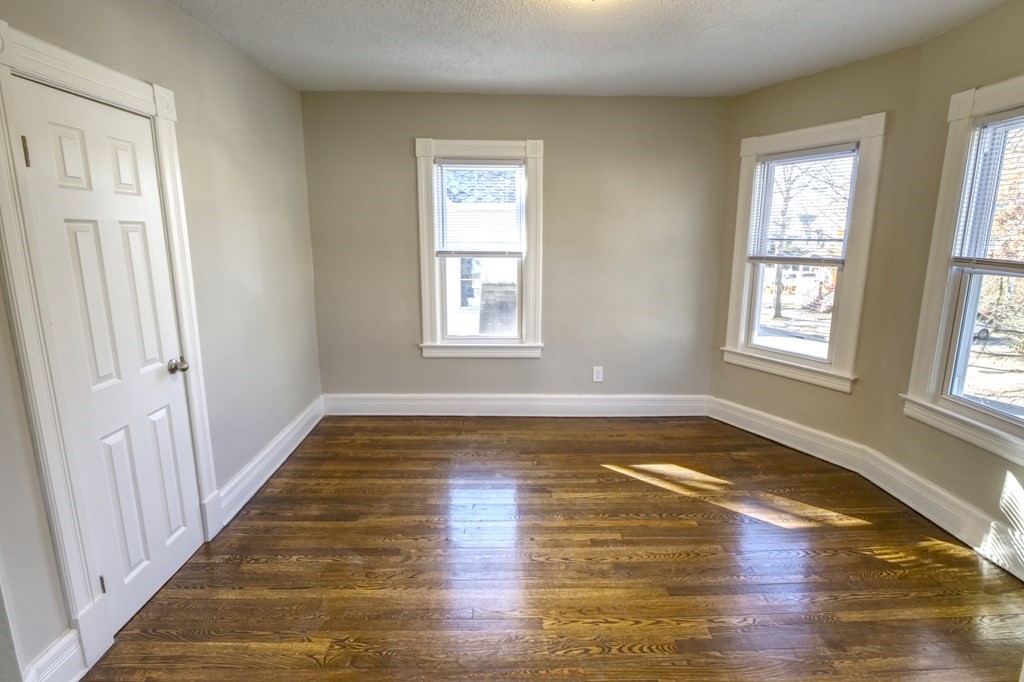 47 Forest Street Springfield, MA 01108 - Photo 17 of 31