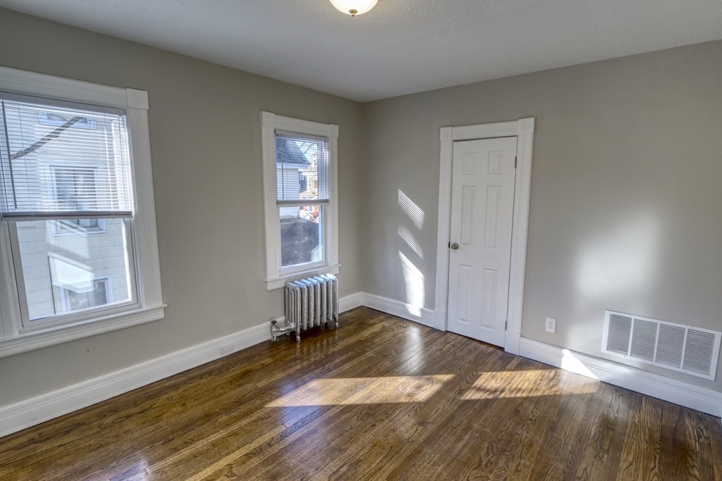 47 Forest Street Springfield, MA 01108 - Photo 23 of 31