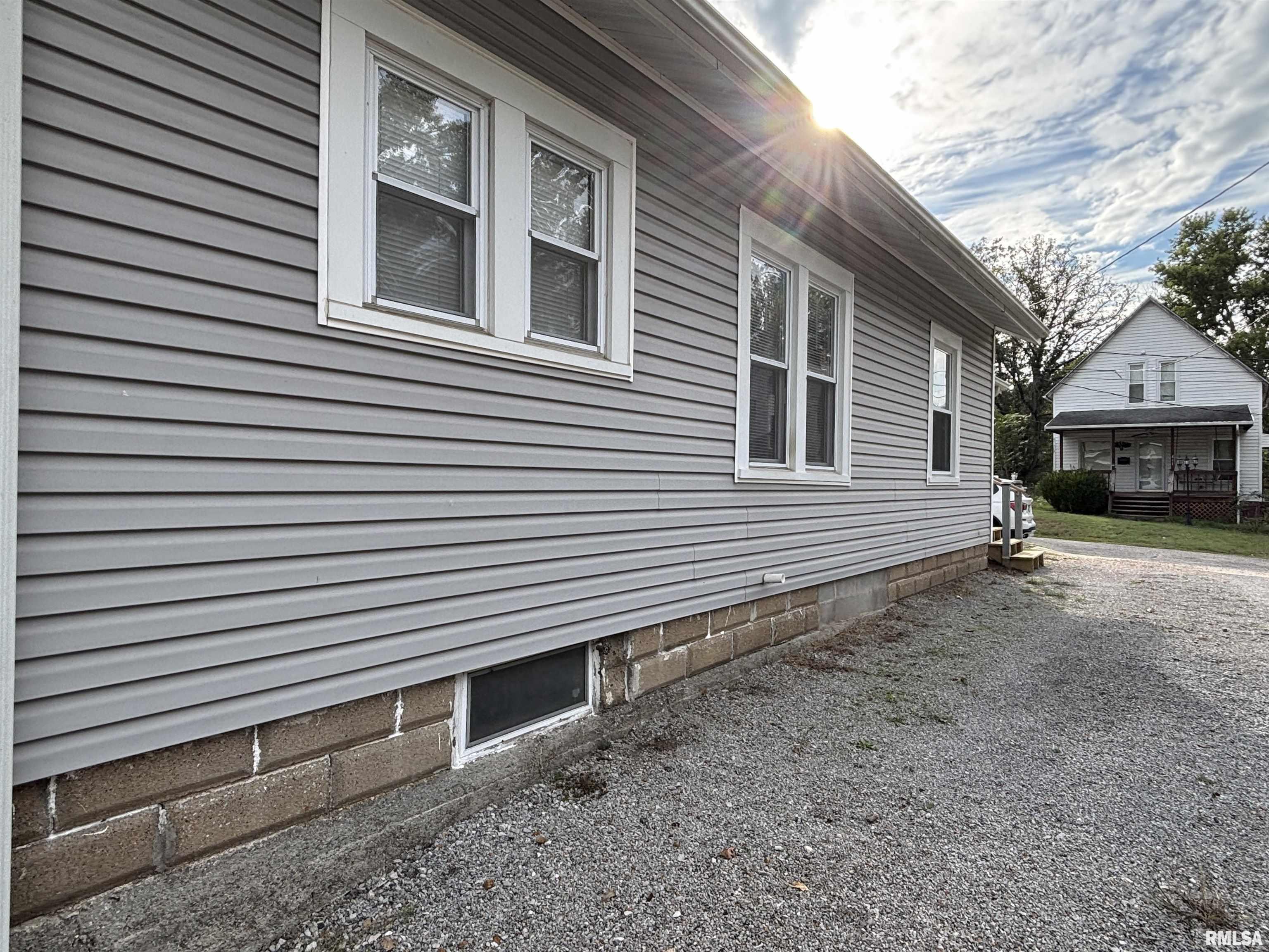 408 North 6th Street Mount Vernon, IL 62864 - Photo 3 of 26