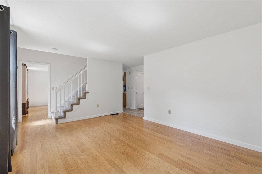 15 Pine Grove Road Westford, MA 01886 - Photo 4 of 41