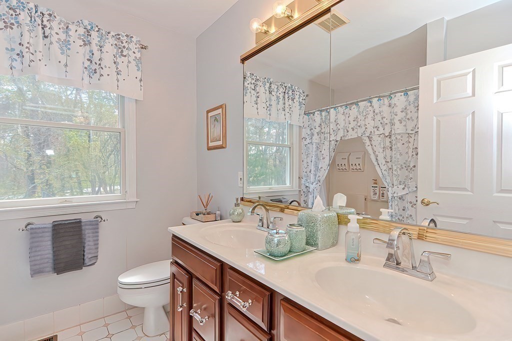 13 Hancock Road Franklin, MA 02038 - Photo 29 of 42 Gallery Image 29