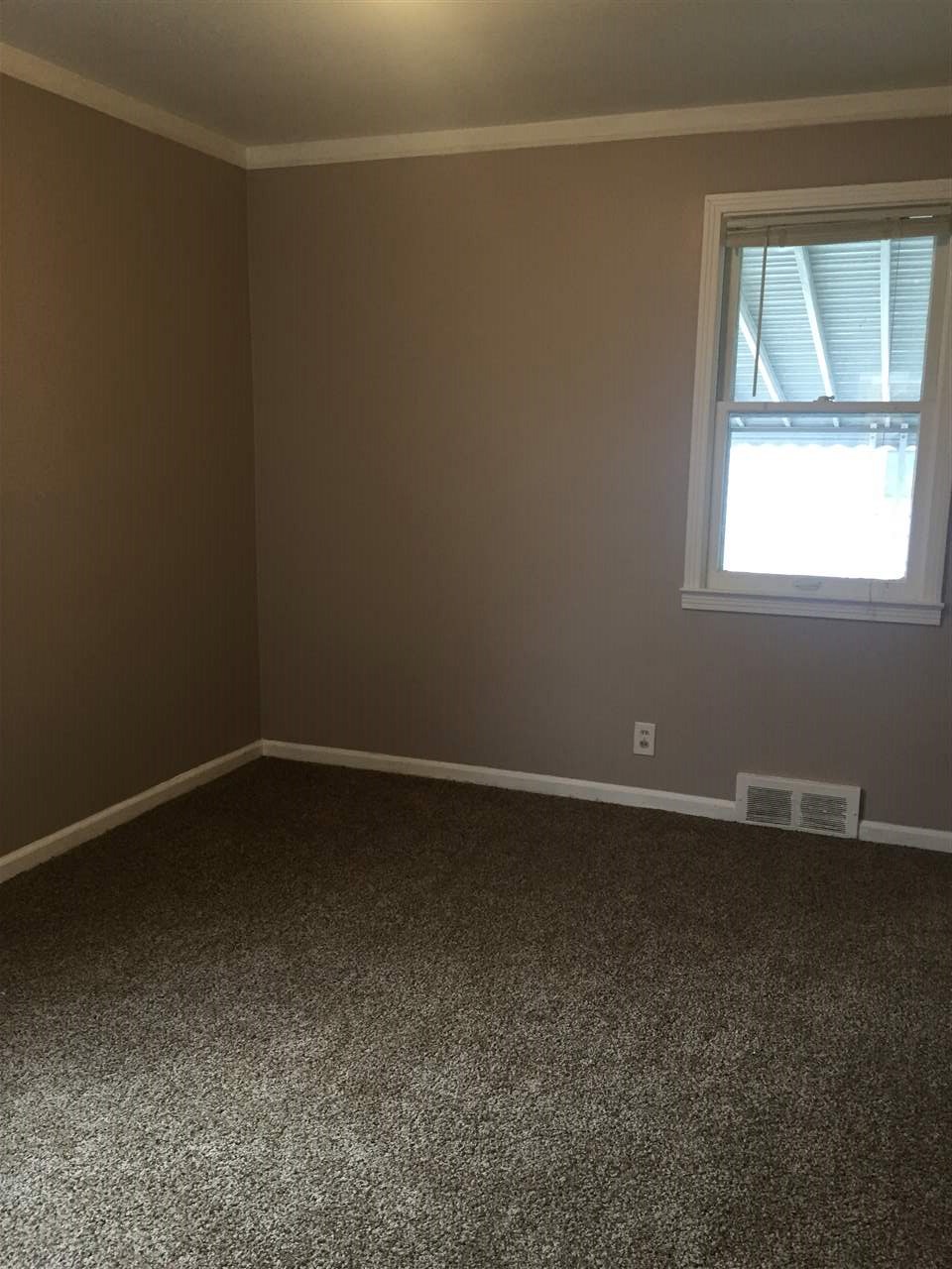 8260 Stephens Road Warren, MI 48089 - Photo 10 of 27 50000766-9.JPG