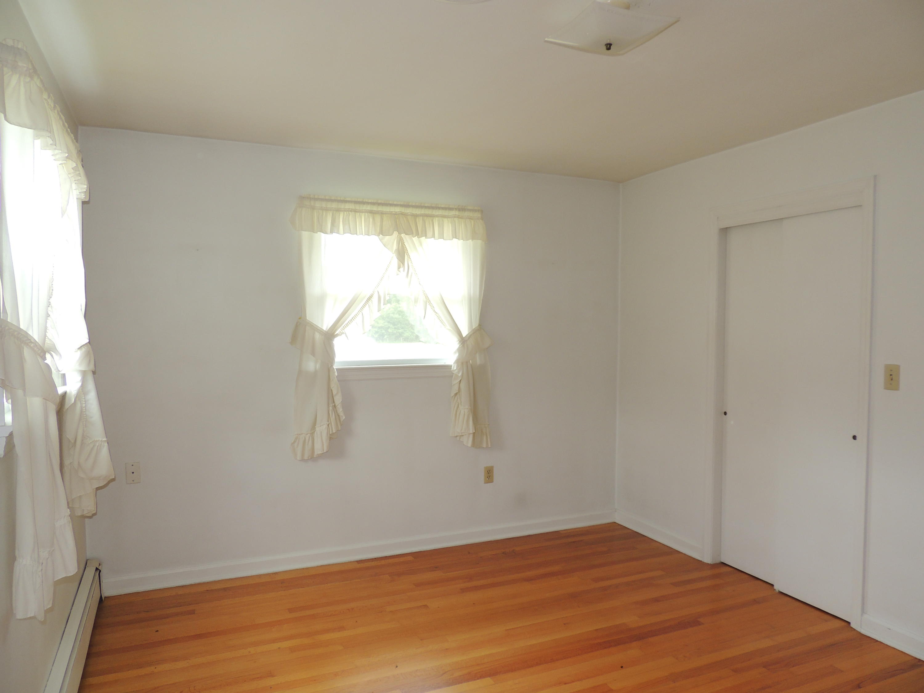 51 Valley View Road Hardy, VA 24101 - Photo 8 of 16 Master Bedroom