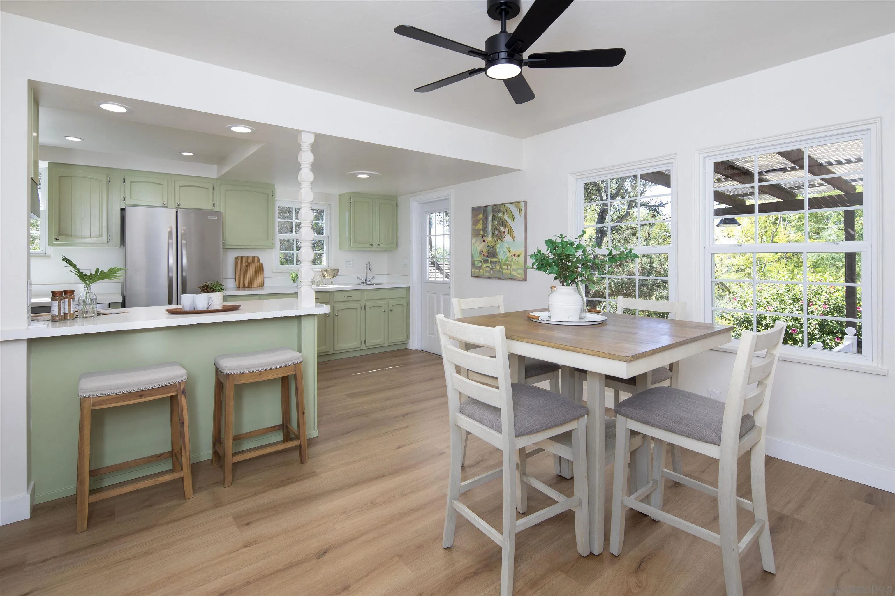 1820 Grove Road El Cajon, CA 92020 - Photo 14 of 74 Breakfast Area