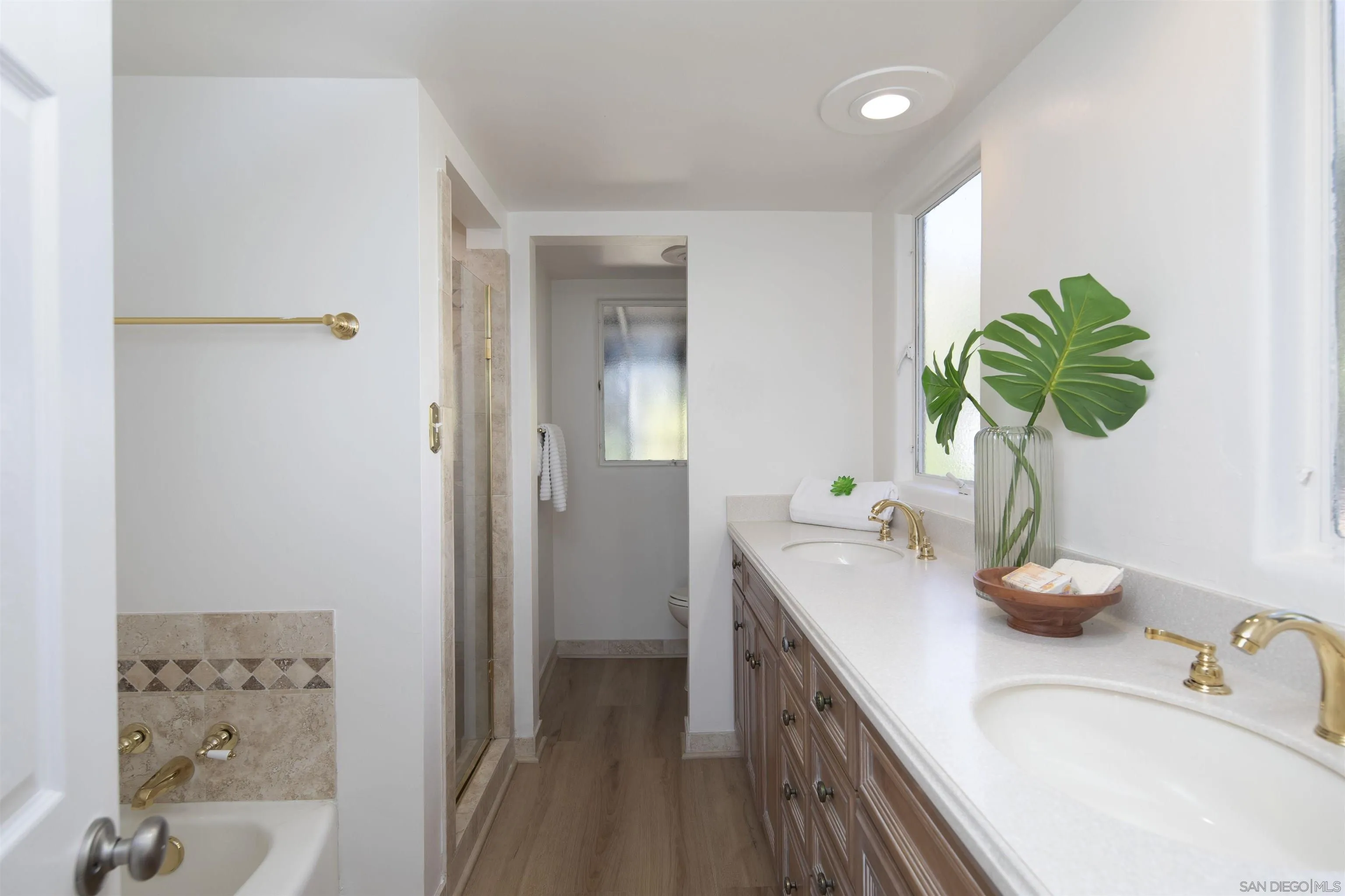 1820 Grove Road El Cajon, CA 92020 - Photo 21 of 74 Primary Bath/Spa