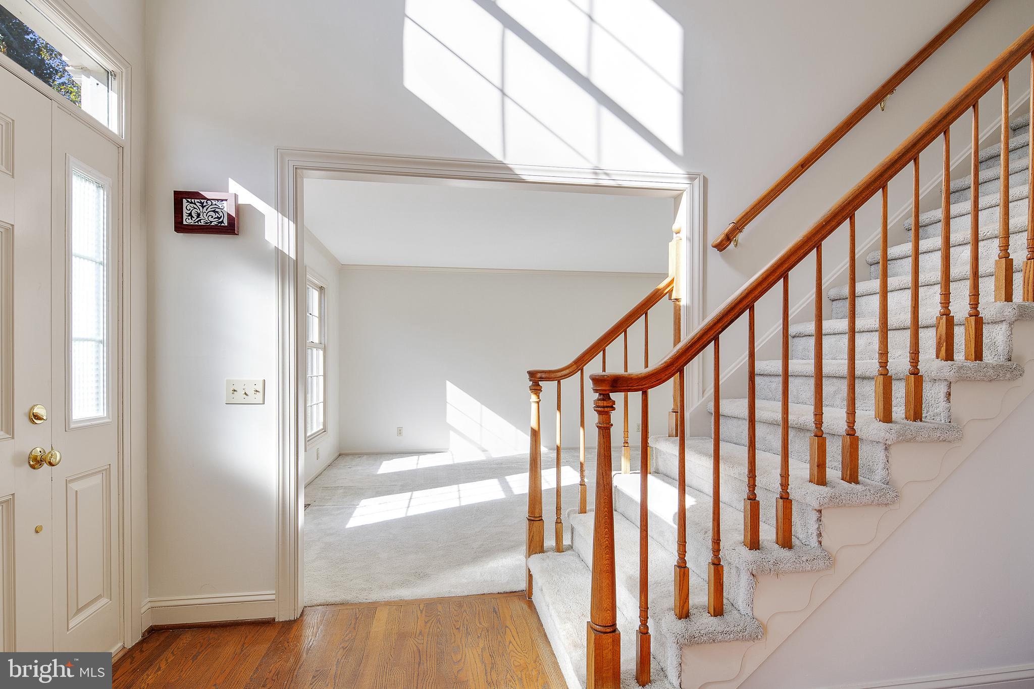 134 Hamilton Road Landenberg, PA 19350 - Photo 3 of 25 2-story foyer entry way