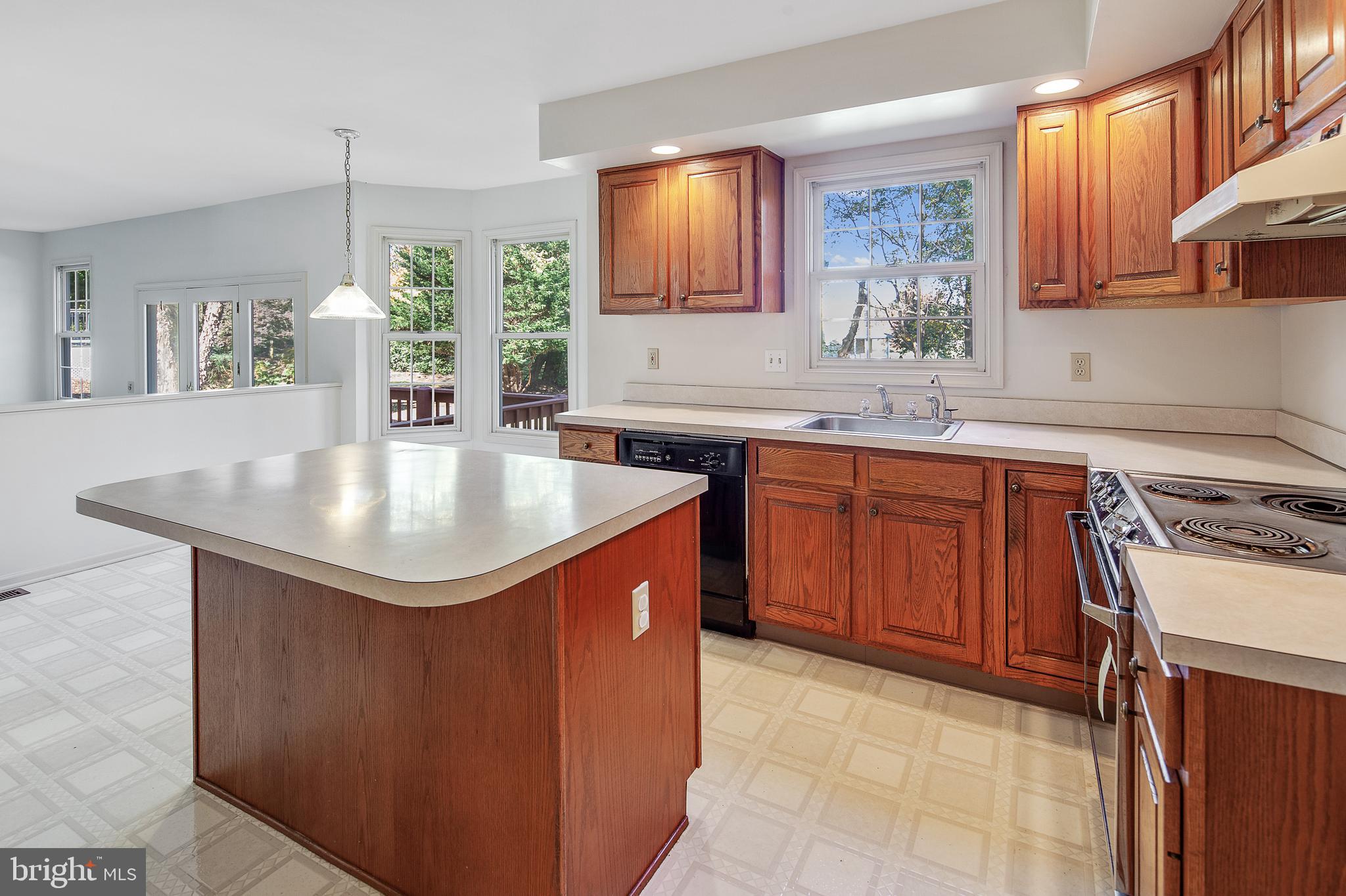 134 Hamilton Road Landenberg, PA 19350 - Photo 8 of 25 Eat-in Kitchen