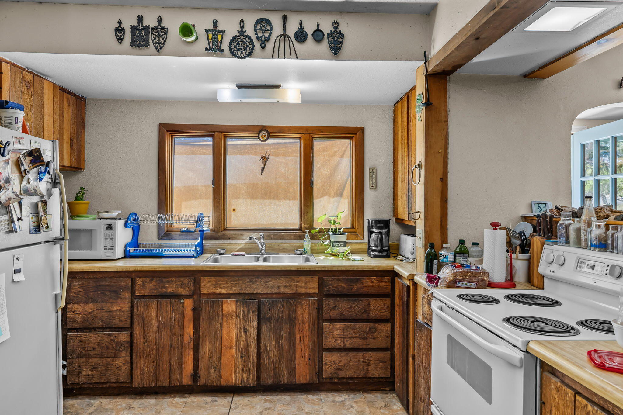 2291 Northeast 8th Street Bend, OR 97701 - Photo 12 of 22 Kitchen
