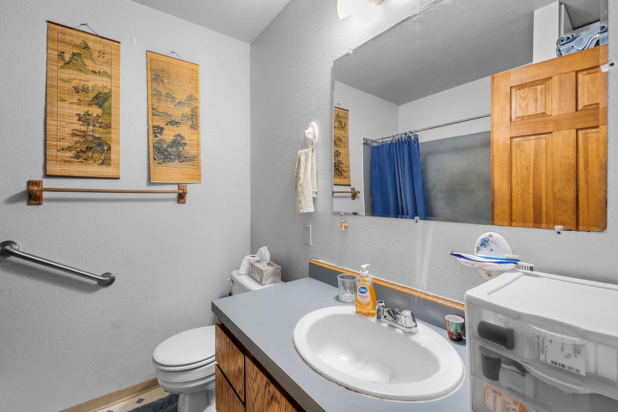 2291 Northeast 8th Street Bend, OR 97701 - Photo 7 of 22 Bathroom