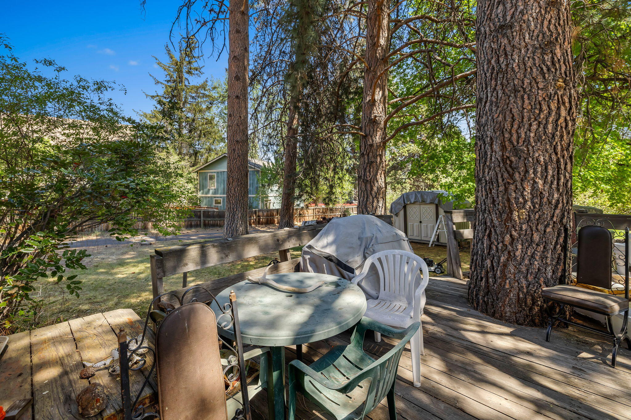 2291 Northeast 8th Street Bend, OR 97701 - Photo 8 of 22 Deck off Kitchen